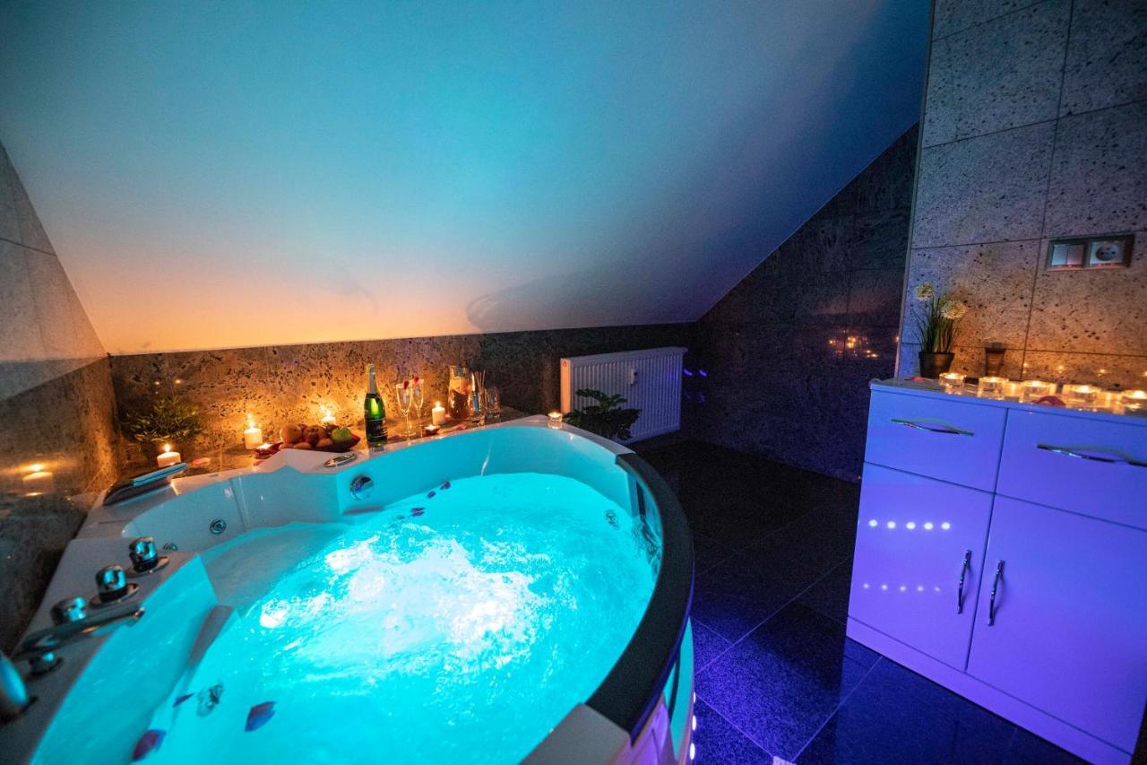 Vip Suite Hotel Heinz Dobris Ngoại thất bức ảnh